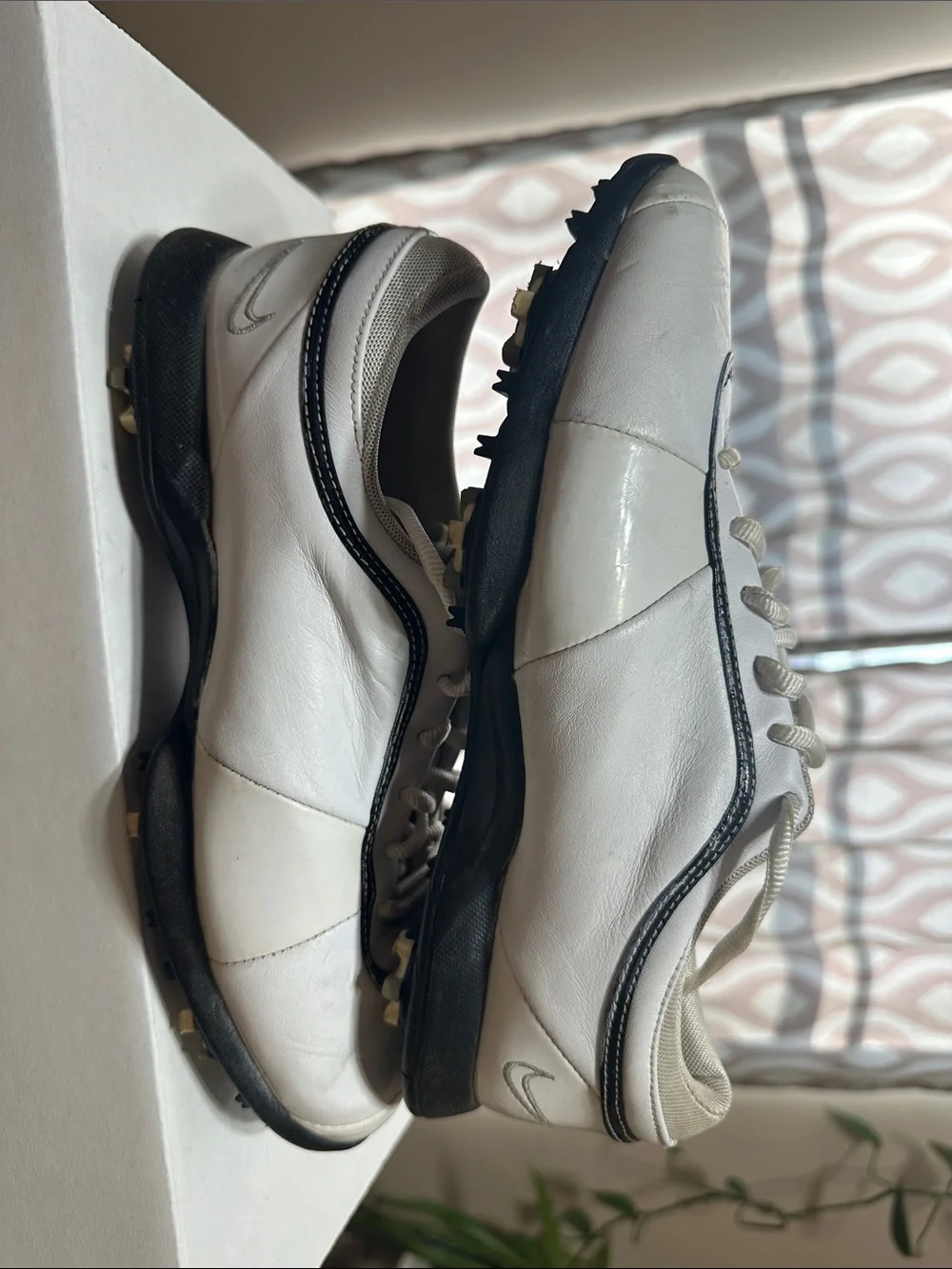 Women’s Nike Golf classic shoe White Leather with Black Piping